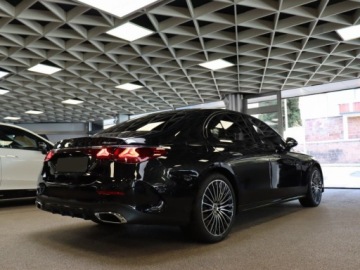 Mercedes Klasa E W214 Sedan 2.0 220d 197KM 2025 E Klasa 220 d 4-Matic AMG 2.0 (197KM) 2025, zdjęcie 2