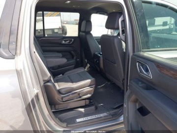 Chevrolet Suburban GMT900 2022 Chevrolet Suburban Z71 2022 5.3l 5.3 Benzyna 355KM, zdjęcie 12