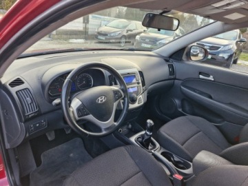 Hyundai i30 I CW Facelifting 1.4 DOHC 109KM 2011 Hyundai i30 Jak nowy 190 tys km z Niemiec pierwszy wlasciciel 1.4 benzyna, zdjęcie 13