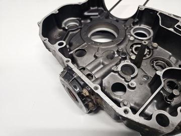 Suzuki DR 600 картерный блок двигателя