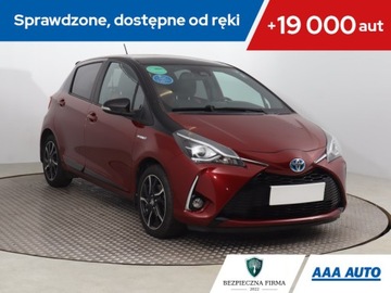 Toyota Yaris III Hatchback 5d Facelifting Hybrid 100KM 2017 Toyota Yaris 1.5 Hybrid, Salon Polska