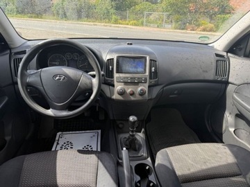 Hyundai i30 I CW 1.4 DIHC CVVT 109KM 2009 Hyundai i30 HYUNDAI I 30 Klima Alu kombi 1.4 Benzyna 109KM, zdjęcie 5