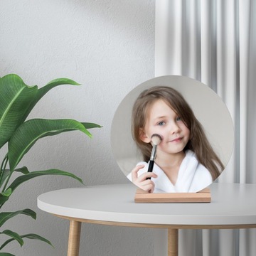 Зеркало на туалетном столике