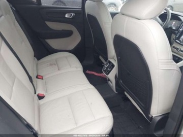 Volvo XC40 2024 Volvo XC 40 B5 Plus Dark Theme 2024 2.0l 2.0 Benzyna 247KM, zdjęcie 12