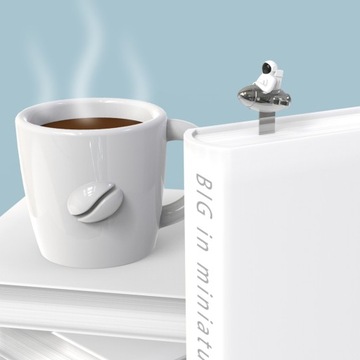 Закладка космонавта для любителя космоса