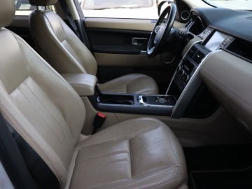 Land Rover Discovery Sport SUV 2.0 TD4 180KM 2016 Land Rover Discovery Sport TD4, Salon Polska, zdjęcie 8