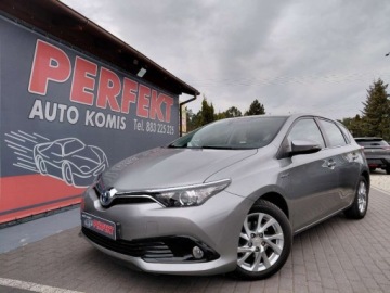 Toyota Auris II 2015 Toyota Auris Kamera Klimatronik Sensor Automat Hybryda 1.8 Hybryda 99KM