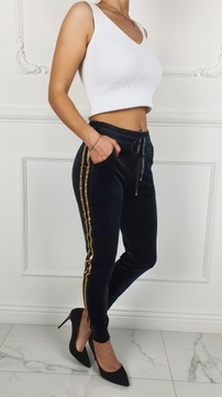 # БАРХАТНЫЕ СПОРТИВНЫЕ БРЮКИ ЖЕНСКИЕ, ЗОЛОТЫЕ ПОЛОСКИ #