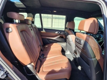 BMW X7 2019 BMW X7 2019 BMW X7 XDRIVE50I 4.4 Benzyna 465KM, zdjęcie 9
