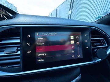 Peugeot 308 II SW Facelifting 1.2 PureTech 130KM 2018 Peugeot 308 1.2 PureTech 130 EAT6 Stop &amp; Start GT-Line Edition 2018r, zdjęcie 32