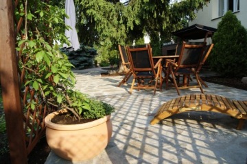 Камень, форматный шифер, дорожки, тротуары, аллеи