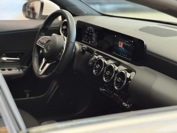 Mercedes CLA C118/X118 2022 Mercedes-Benz CLA 180 180 7G-DCT / 1 właściciel /, zdjęcie 35