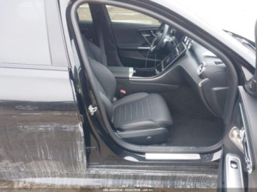 Mercedes Klasa C W206 2025 Mercedes-Benz Klasa C 300, 2025r., 4x4, 2.0L 2.0 Hybryda 255KM, zdjęcie 8