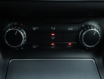 Mercedes CLA C117 Shooting Brake Facelifting 1.6 200 156KM 2018 Mercedes CLA 200, Salon Polska, Automat, Skóra, zdjęcie 23