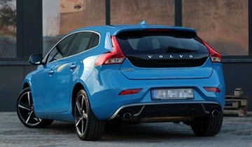 Volvo V40 II Cross Country 2.0 T3 DRIVE-E 152KM 2016 Volvo V40 Volvo V40 T3 RDesign 2.0 Benzyna 152KM, zdjęcie 4