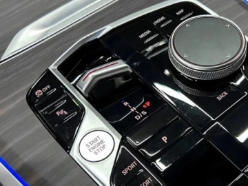 BMW X5 G05 SUV Facelifting 3.0 30d 298KM 2025 BMW X5 xDrive30d Sport Suv 3.0 (298KM) 2025, zdjęcie 12