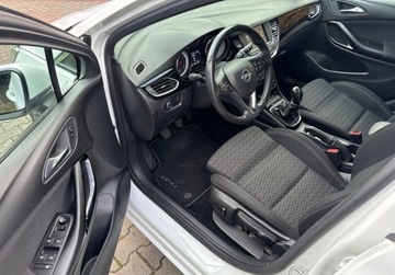 Opel Astra J GTC 1.6 Turbo ECOTEC 200KM 2017 Opel Astra 1,6T 200KM SPORT InteliLUX CLIMATRONIC PDC SERWIS Bezwypadkowa, zdjęcie 13