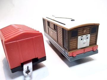 TrackMaster kolejka Tobik Toby lokomotywa + wagon