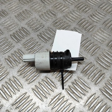 BMW 1 E81 E87 2013 ČERPADLO OSTŘIKOVAČE OKNO PŘEDNÍ / ČELNÍ