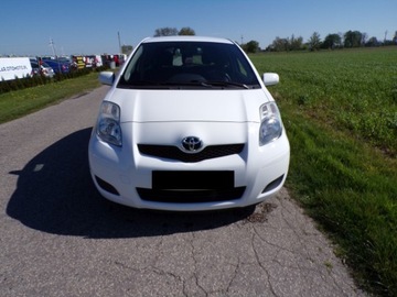 Toyota Yaris II Hatchback 5d 1.4 D-4D 90KM 2010 TOYOTA YARIS 1.4 D4D AUTO Z NIEMIEC