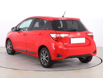 Toyota Yaris III Hatchback 5d Facelifting 2017 1.5 Dual VVT-iE 111KM 2020 Toyota Yaris 1.5 Dual VVT-i, Salon Polska, zdjęcie 3