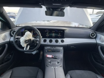 Mercedes Klasa E W213 Limuzyna Facelifting 2.0 220d 200KM 2023 Mercedes E 220 AMG Diesel mHEV 4Matic Kamera, zdjęcie 8