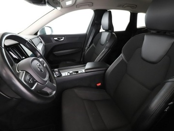 Volvo XC60 II 2019 Volvo XC 60 mHEV 4x4 automat full LED półskóra, zdjęcie 12