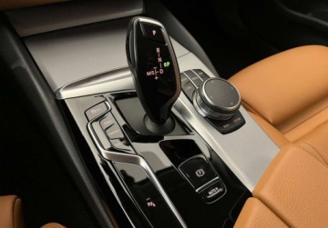BMW Seria 5 G30-G31 Touring Facelifting 2.0 520d 190KM 2023 BMW Seria 5 520d xDrive, Fakura VAT 23, Bezwypadkowy, Serwis ASO, Hak 2.0, zdjęcie 20