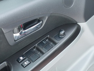 Suzuki SX4 I Hatchback Facelifting 1.6 VVT 120KM 2010 Suzuki SX4 1.6, zdjęcie 13