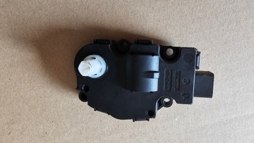 AUDI A4 B8 A5 8T MOTOREK RADIÁTORU K9749006