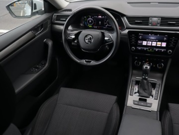 Skoda Superb III Kombi Plug-In Hybrid 1.4 TSI Plug-In-Hybrid 218KM 2020 Skoda Superb iV 1.4 TSI PHEV, Salon Polska, zdjęcie 6