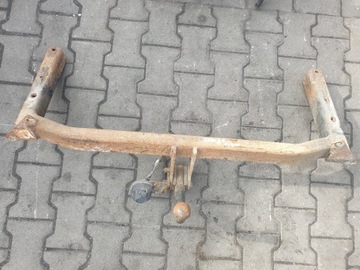 HAK HOLOWNICZY AUDI A4 SEDAN