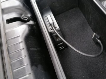 MERCEDES W172 SLK LOKETNÍ OPĚRKA SKŘÍŇKA TUNEL AMG