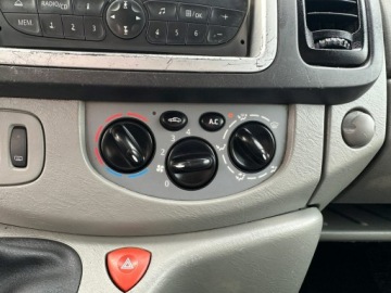 Renault Trafic II Furgon 2.0 dCi 115KM 2011 Renault Trafic 2.0 DCI/9 miejsc/Klima na, zdjęcie 16