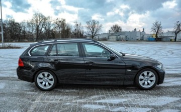 BMW Seria 3 E90-91-92-93 Coupe E92 325i 218KM 2006 BMW Seria 3 2,5 (218KM) Bezwypadkowy 2.5 Benzyna 218KM, zdjęcie 4