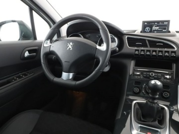 Peugeot 3008 I Crossover Facelifting 1.2 PureTech 130KM 2015 Peugeot 3008 1.2 Benzyna Allure Panorama Navi, zdjęcie 15