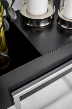 Металлическая консоль, серебряный вазон, подставка для цветов в стиле лофт.