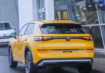 Volkswagen T-Roc I SUV Facelifting 1.5 TSI ACT 150KM 2025 Volkswagen T-Roc LIFE, Pakiet Zimowy, zolty, dostepny od reki 1.5, zdjęcie 2