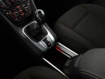 Opel Meriva II Mikrovan Facelifting 1.4 Turbo ECOTEC 120KM 2016 Opel Meriva navi grzane fotele klima-auto PDC, zdjęcie 26