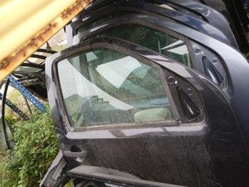 NISSAN NAVARA D40 SKLO (OKNO) DVEŘE PRAVÁ PŘEDNÍ PRAVÝ ORIG.