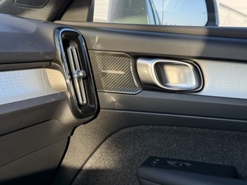 Volvo XC40 Crossover Facelifting 2.0 B3 163KM 2022 Volvo XC 40 XC40 B3 Benzyna | Plus Dark | Salon Po, zdjęcie 30