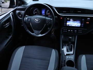 Toyota Auris II Hatchback 5d Facelifting 1.6 Valvematic 132KM 2016 Toyota Auris 1.6 Valvematic, Salon Polska, zdjęcie 5