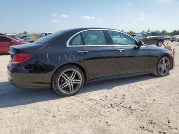 Mercedes Klasa E W213 2019 Mercedes-Benz Klasa E 2019 Mercedes-Benz E-Class E 300 RWD Sedan 2.0 241KM, zdjęcie 2