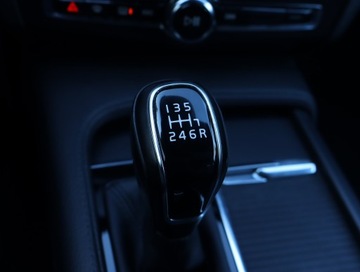 Volvo V90 II Kombi 2.0 D4 190KM 2017 Volvo V90 Cross Country D4 2.0 AWD, 187 KM, 4X4, zdjęcie 18