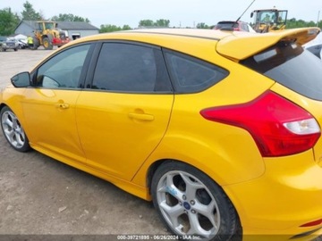 Ford Focus III 2014 Ford Focus 2014 Ford Focus 5dr HB ST 2.0 Benzyna 252KM, zdjęcie 14