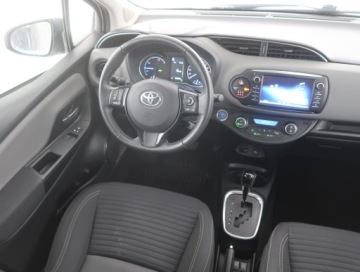 Toyota Yaris III Hatchback 5d Facelifting Hybrid 100KM 2017 Toyota Yaris 1.5 Hybrid, Salon Polska, Serwis ASO, zdjęcie 6