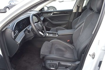 Volkswagen Passat B8 Variant Facelifting 2.0 TDI SCR 150KM 2025 Volkswagen Passat 2.0TDI DSG Elegance HAK IQ.Drive 17 Masaz Biala Perla VA, zdjęcie 21