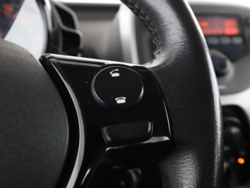 Toyota Aygo II Hatchback 5d 1.0 VVT-i 69KM 2016 Toyota Aygo klima Bluetooth tempomat niski, zdjęcie 25