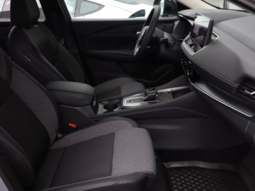 Nissan Qashqai III Crossover Facelifting 1.3 DIG-T MHEV 158KM 2025 Nissan Qashqai 1.3 DIG-T MHEV, 1. Właściciel, zdjęcie 8