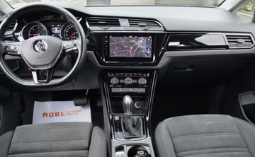Volkswagen Touran III 2.0 TDI SCR 190KM 2019 Volkswagen Touran 2,0 TDI 190 KM 7 Osobowy FULL LED HIGH-LINE Alcantara Na, zdjęcie 17